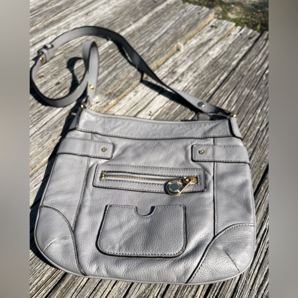 Gray Leather Crossbody Bag. ISAAC MIZRAHI  LIVE CROSSBODY GREAT COND NEVER USED